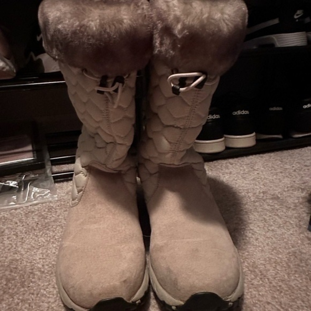 L.L. Bean Beige Quilted Winter Boots